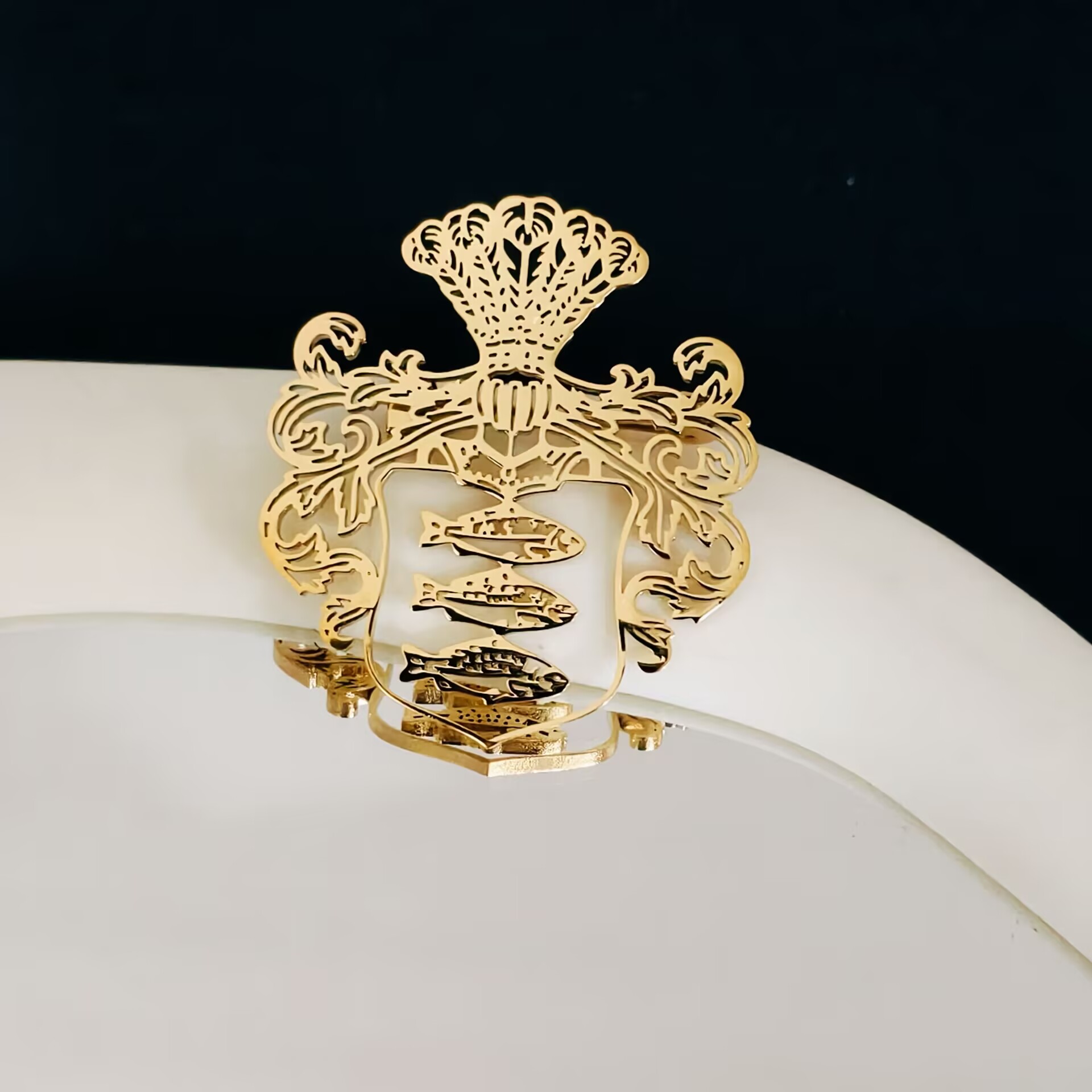 Tuxedo Lapel Pin - دبوس زينة مخصص من الفولاذ المقاوم