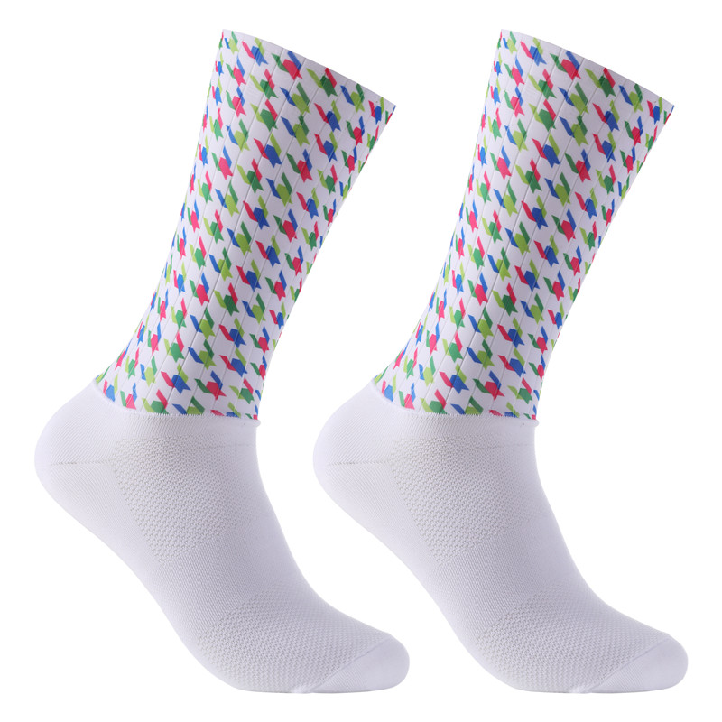 جوارب ركوب الدراجات المضادة لل - مراجعة Sock Garter Men وسعره